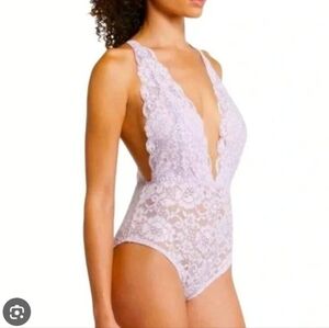 Nwt Free People Lace Plunge Bodysuit‎ in Lavender